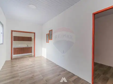 Casa 4 ambientes con 1 baño