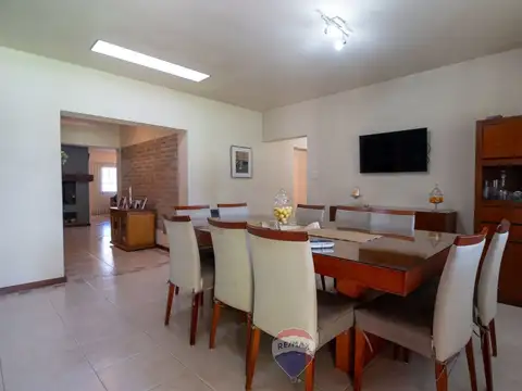 Casa en Venta con 2 cocheras