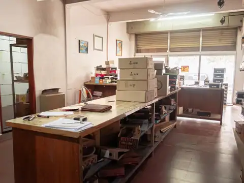 69 e/ 15 y 16 | INMUEBLE COMERCIAL (Apto múltiples usos)