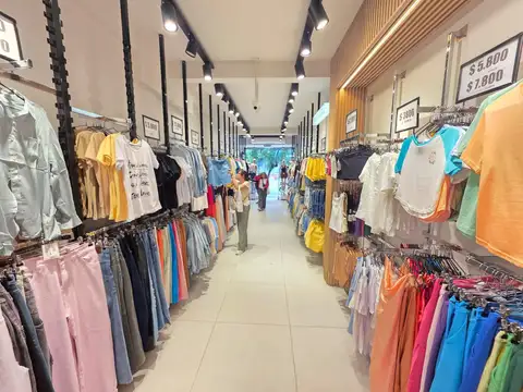 Local en Venta 40 años