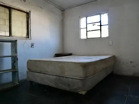Casa 3 ambientes con 1 baño