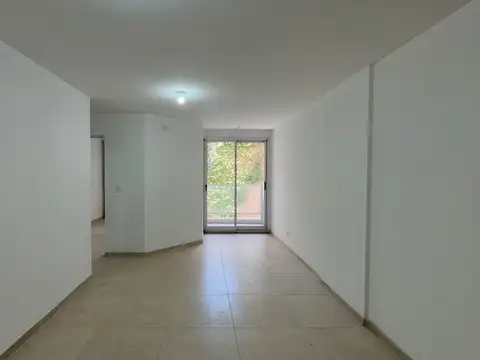 Rivera Indarte 1400, Piso 2