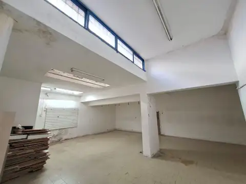 Av. Regimiento de Patricios al 700 Barracas CABA