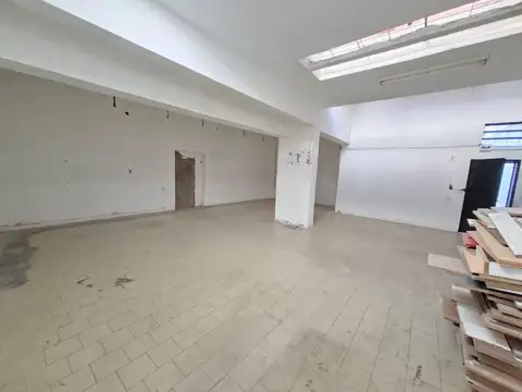 Depósito en venta en Av. Regimiento de Patricios al 700 Barracas CABA