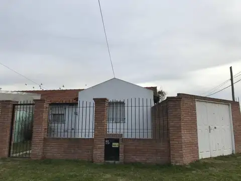 Casa de 3 dormitorios en Barrio Los Ceibos Zarate