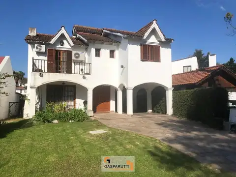 Casa en Venta en Aranjuez Country Club -Apto Credito-