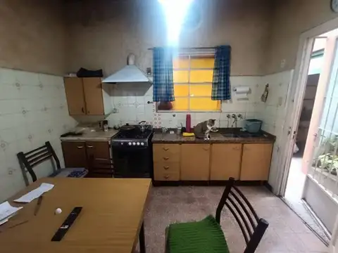Casa 4 ambientes con 1 baño