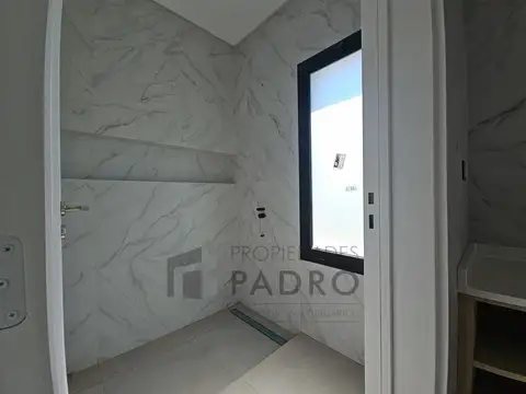 Casa en Venta al Oeste