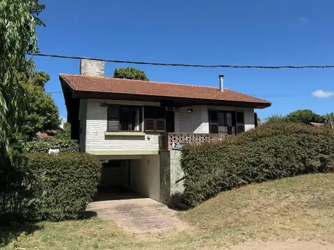 Venta de casa 4 ambientes. Barrio norte, Villa Gesell.