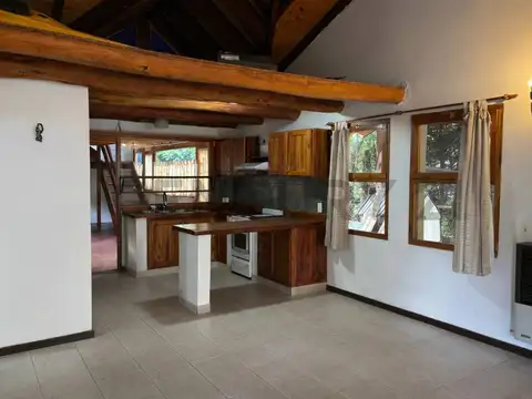 Casa en Alquiler con 2 cocheras