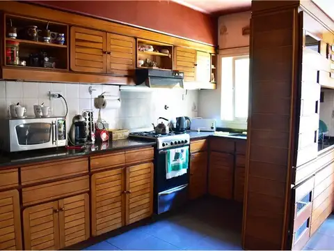 Casa 6 ambientes con 3 baños