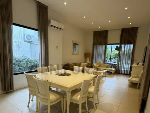 ¡Oportunidad única en el barrio Tipas, Nordelta!
Te presentamos esta excelente ca...