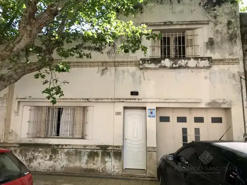 4 dorm - Garage - Jardín a metros de la Avda. H. Yrigoyen y del FCGR