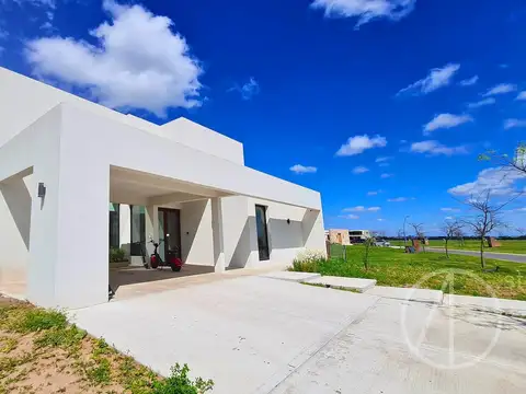 Casa en Venta con 6 cocheras