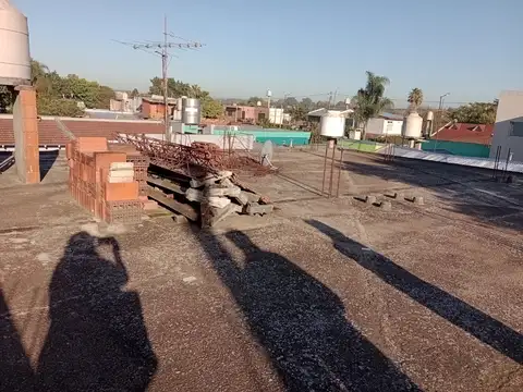 Villa de Mayo-Av. San Martin 2700- 2 LOCALES Y DEPTOS