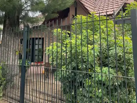 Hermoso Chalet 5 Amb. En Venta - Ituzaingó