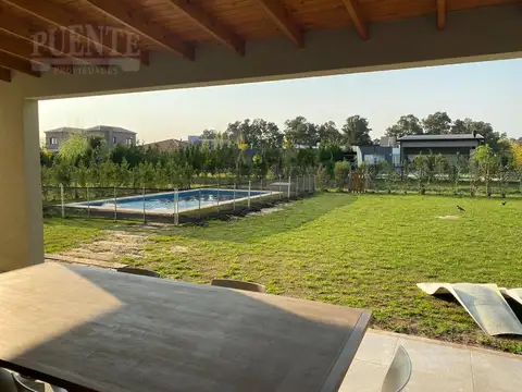 Casa 7 ambientes con 4 baños