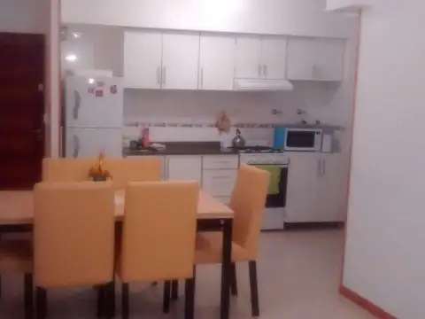 EXCELENTE DEPARTAMENTO CON VISTA AL MAR  