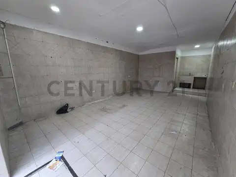 Venta 2 Locales  comercial en Flores 90 m2