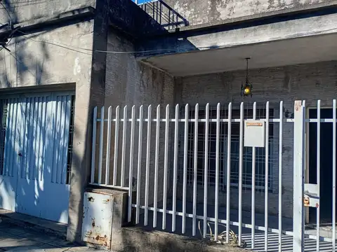 VENTA CASA 3 AMBIENTES C/COCHERA LOMAS DEL MIRADOR