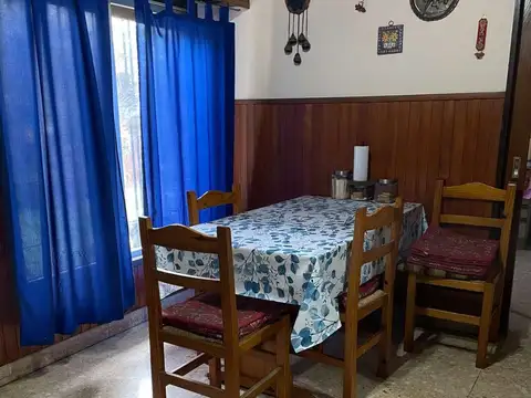 Casa 5 ambientes con 2 baños