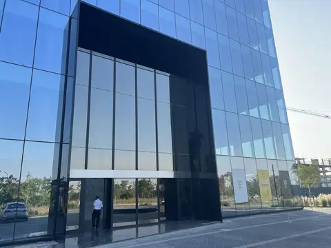 Oficina en Alquiler con 10 cocheras