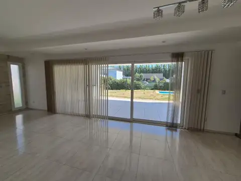 Casa en Alquiler en Neuquen, $ 4.000.000