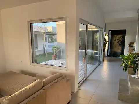 Araucarias - Puertos del Lago 100