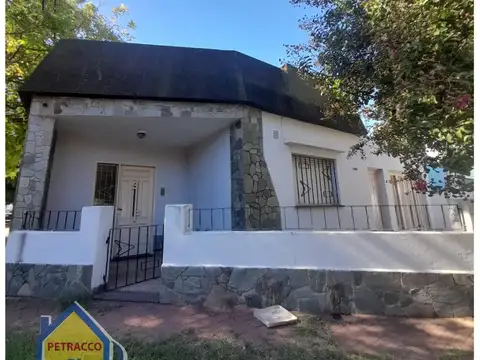Casa al frente de 2 dormitorios en venta