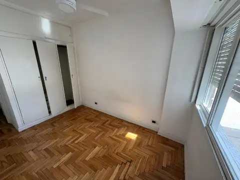 Avenida Hipólito Yrigoyen 8800, Piso 6