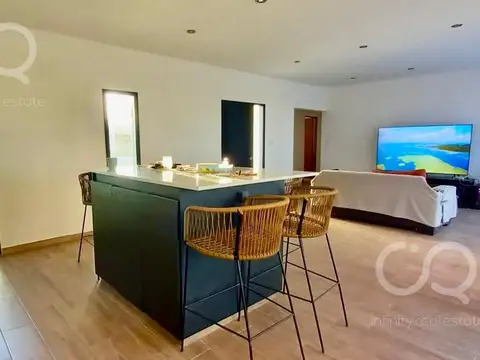 Casa 4 ambientes con 2 baños