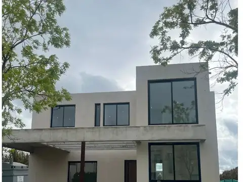 Casa en Venta en El Cantón - Barrio Golf, USD 369.000