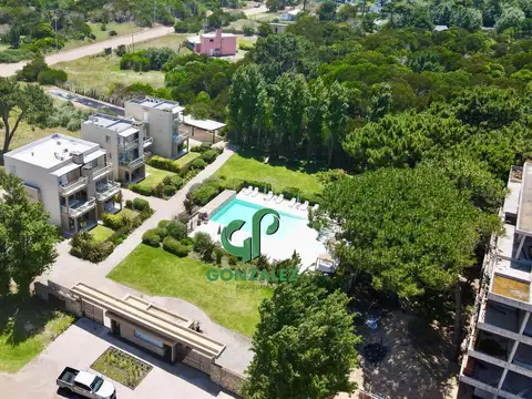 Monoambiente con estacionamiento y piscina