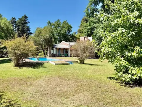 Casa 5 ambientes con 3 baños