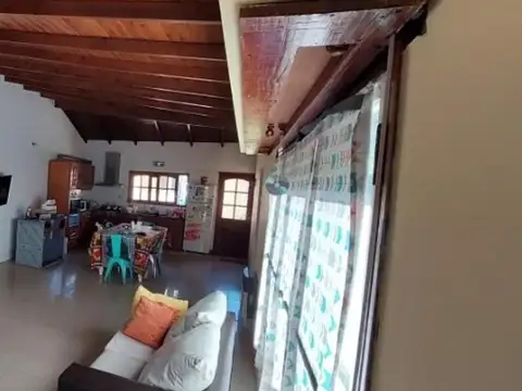 Casa 5 ambientes con 3 baños