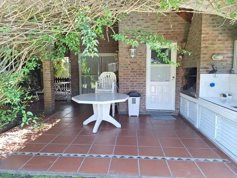 Casa en Alquiler en Francisco Alvarez, USD 1.100