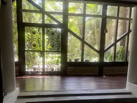 Casa en Alquiler con 1 cochera