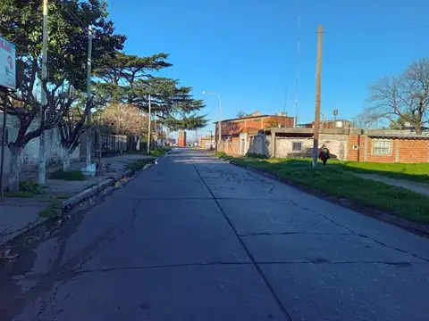 LOCALES CON VIVIENDA EN  VENTA EN GONZALEZ CATAN