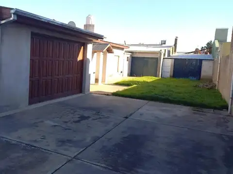 CASA EN VENTA - TRES ARROYOS