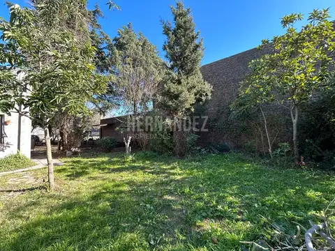 Casa en Venta con 3 cocheras