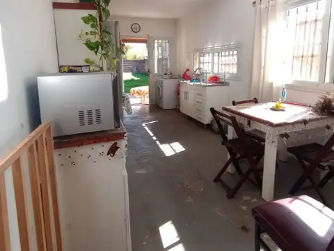 Casa 5 ambientes con 2 baños