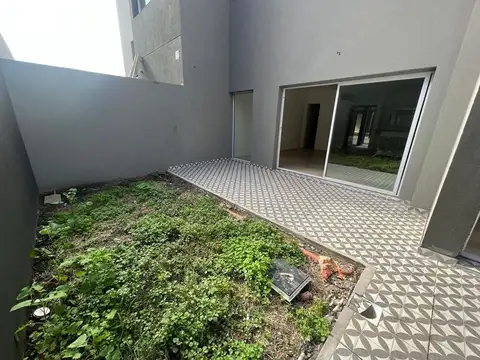 Depto Tipo Casa en Venta con 1 cocheras