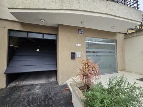 Cochera en Venta Semi Cubierta