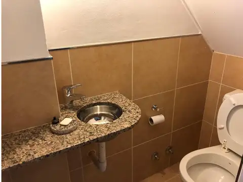 Casa 2 ambientes con 1 baño