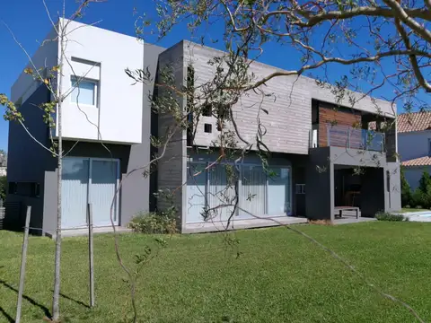Casa minimalista Nuevo Quilmes
