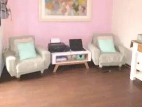 Depto Tipo Casa 5 ambientes con 2 baños