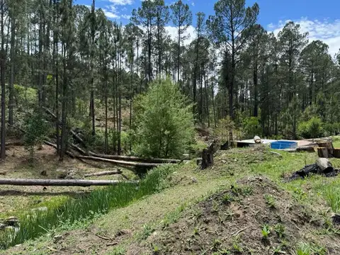 VENTA CASA DE CAMPO YACANTO CON ARROYO