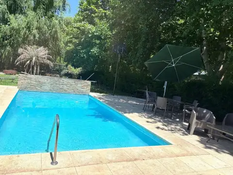 Casa en Venta con 3 cocheras