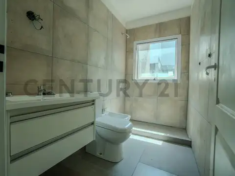 Casa a estrenar en City Bell, zona La Emilia - 2 dormis Permuta y financia