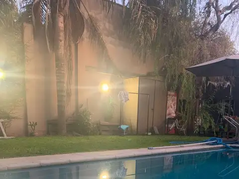 CASA LOMAS DEL MIRADOR 2 DORM , FONDO , PILETA